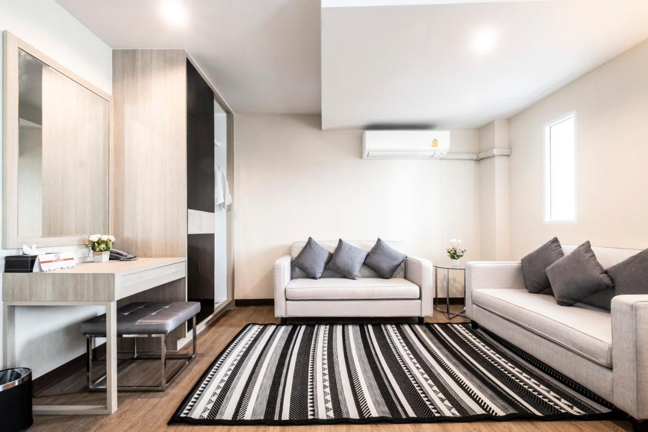 בנגקוק The Airport Courtyard Suvarnabhumi Airport מראה חיצוני תמונה A living room in a condominium