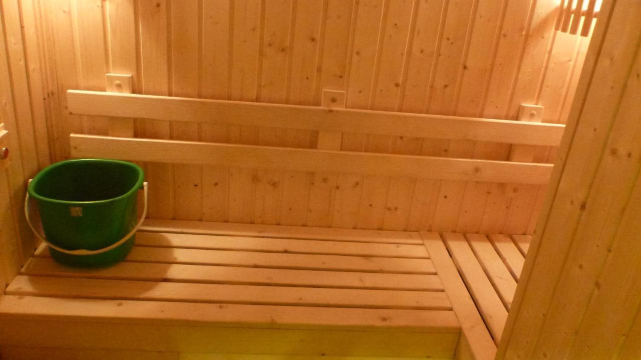 בנגקוק The Airport Courtyard Suvarnabhumi Airport מראה חיצוני תמונה A bench in a Finnish sauna